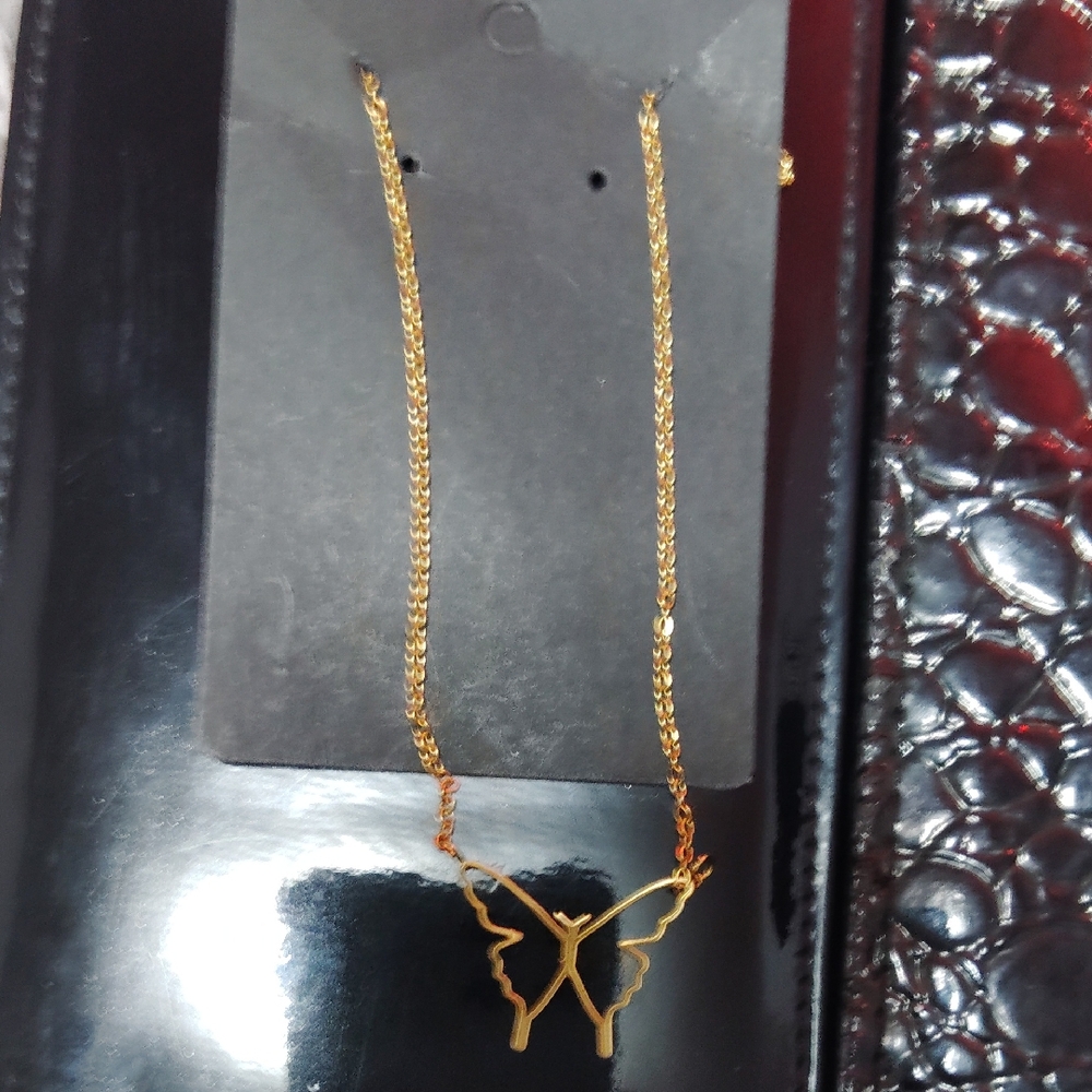 Gold Butterfly Pendant Necklace
